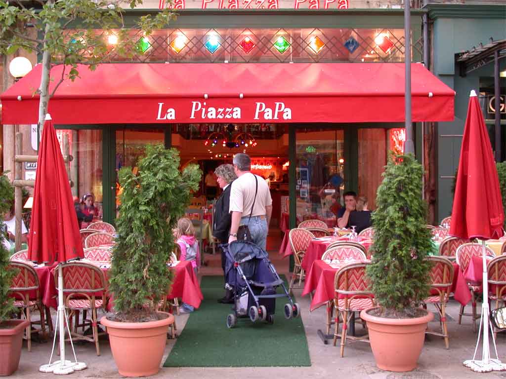 La Piazza Papa